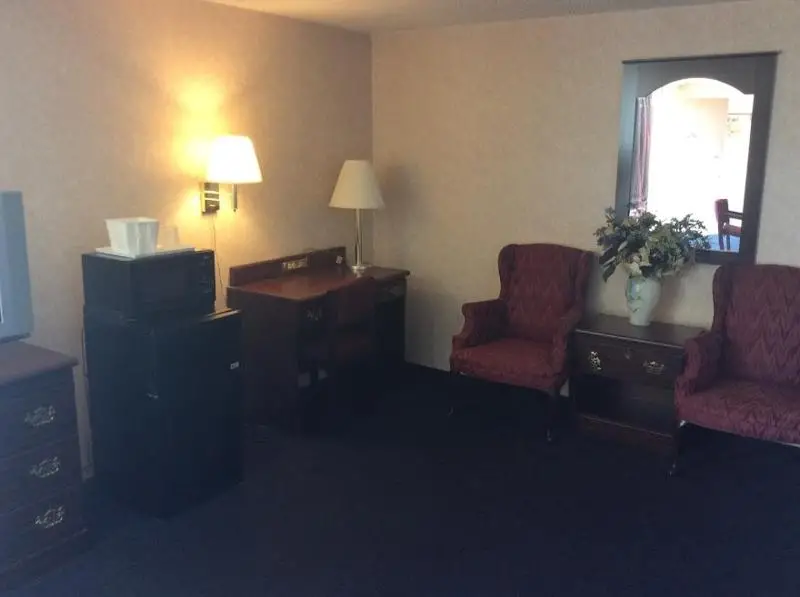Economy Inn 4
